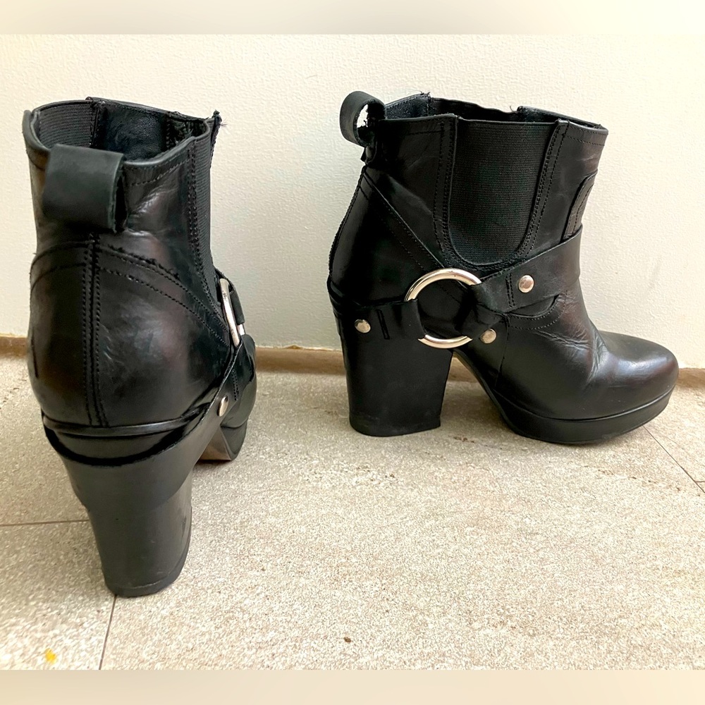 TBA moto booties. Genuine leather, black ankle booties with heel